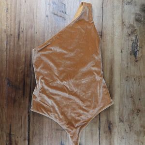 Velvet One-Shoulder Bodysuit in Tan